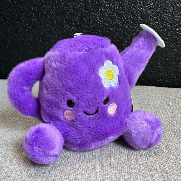 5” Palm Pals - Flo Watering Can NWT - Picture 5 of 5